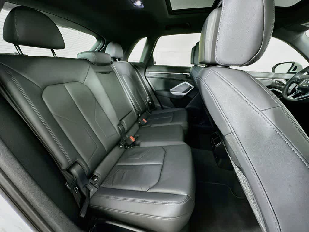 Audi Q3 S line Premium 2025