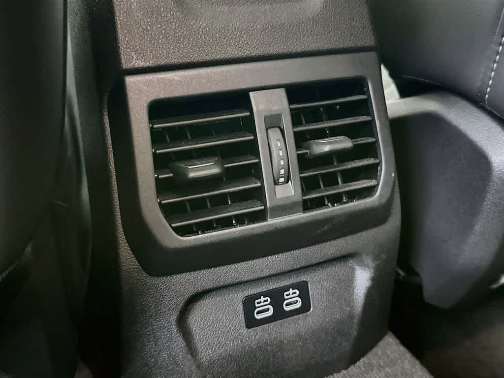 BMW 228 xDrive 2025