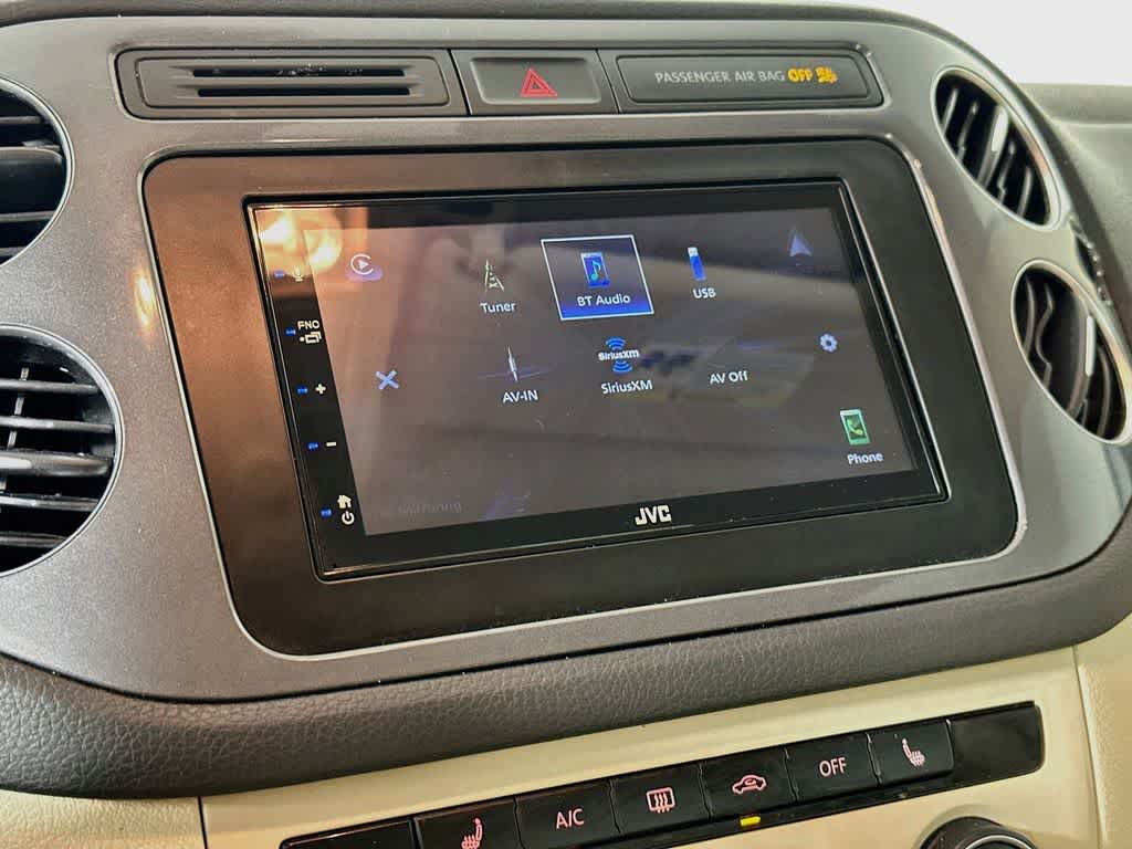 Volkswagen Tiguan S 2017
