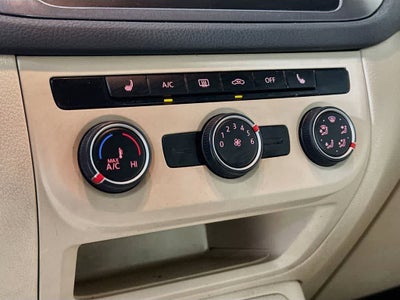 Volkswagen Tiguan S 2017