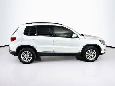 Volkswagen Tiguan S 2017