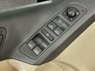 Volkswagen Tiguan S 2017