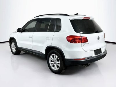 Volkswagen Tiguan S 2017