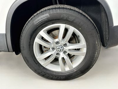 Volkswagen Tiguan S 2017