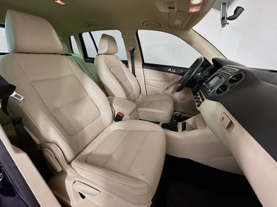 Volkswagen Tiguan SE 2015