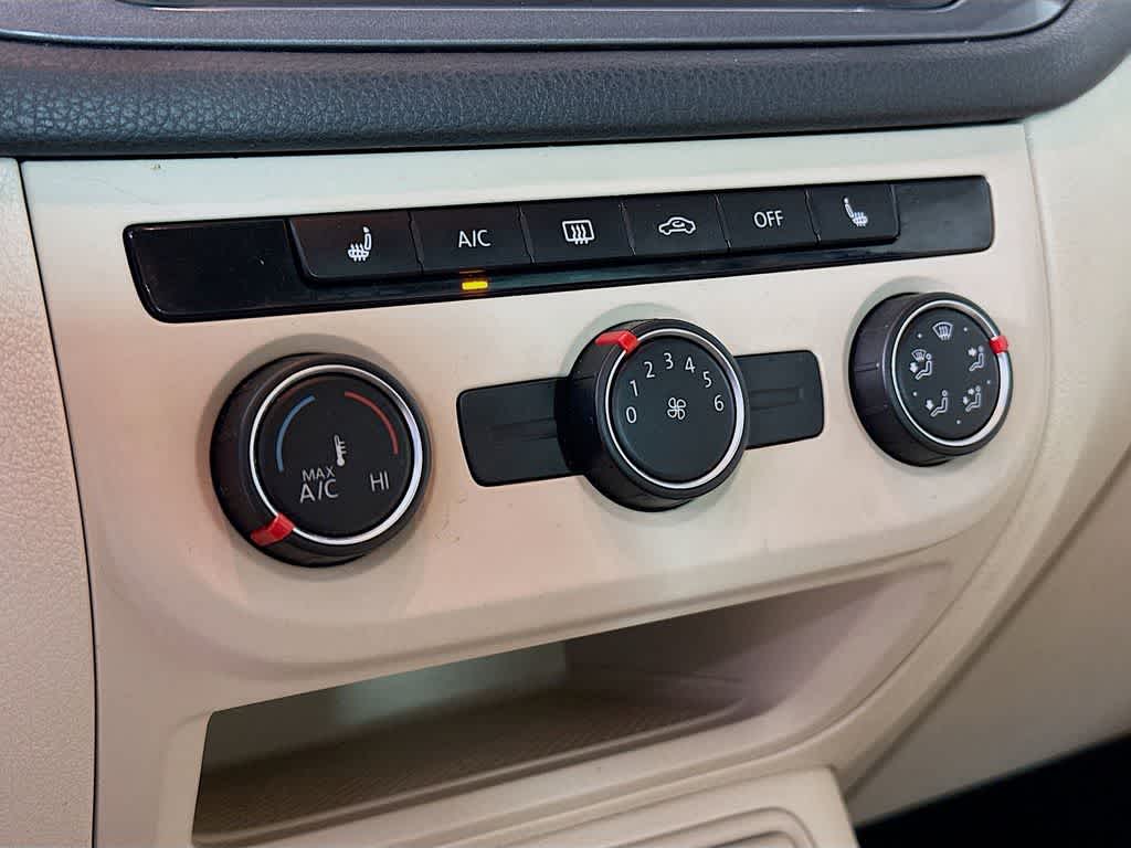 Volkswagen Tiguan SE 2015