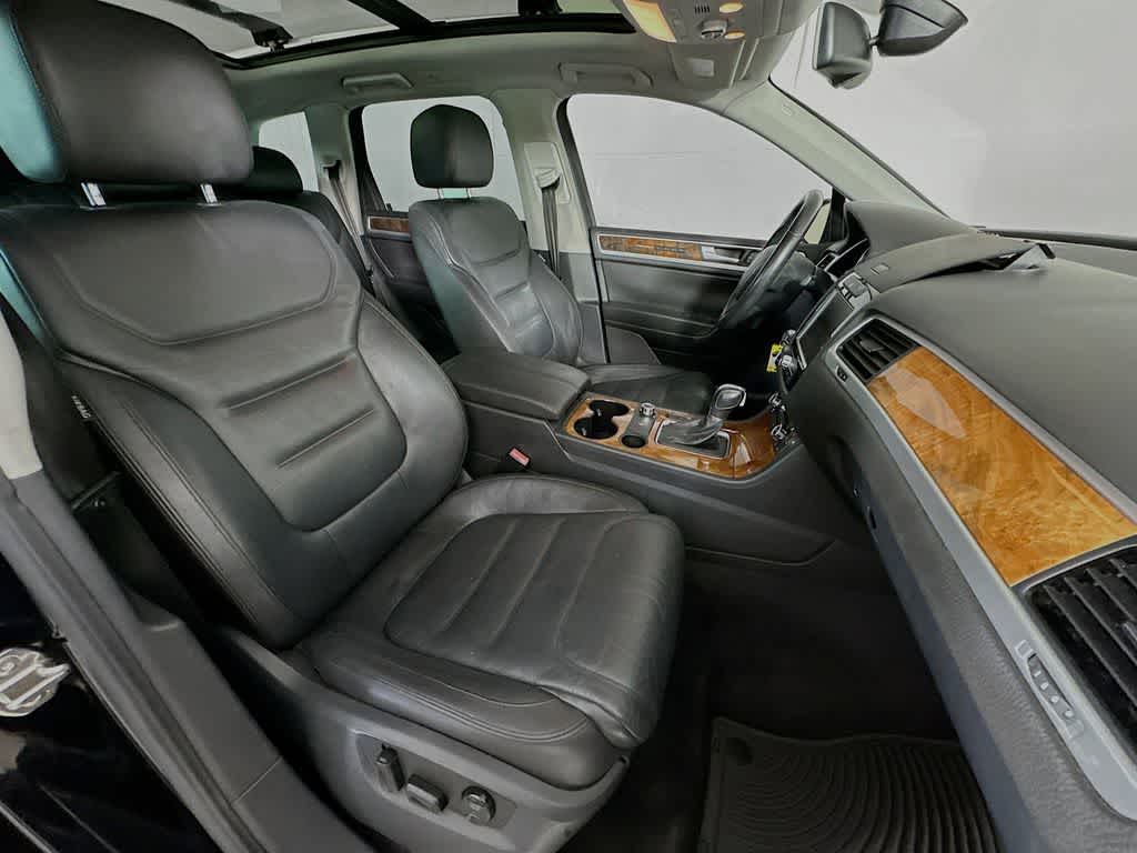 Volkswagen Touareg Lux 2013