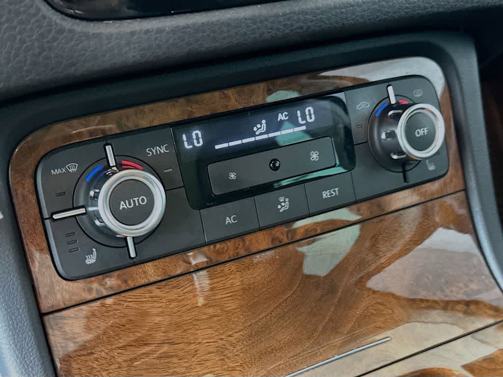 Volkswagen Touareg Lux 2013