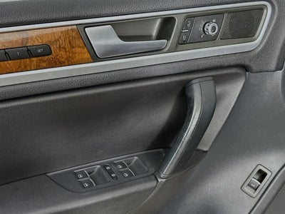 Volkswagen Touareg Lux 2013