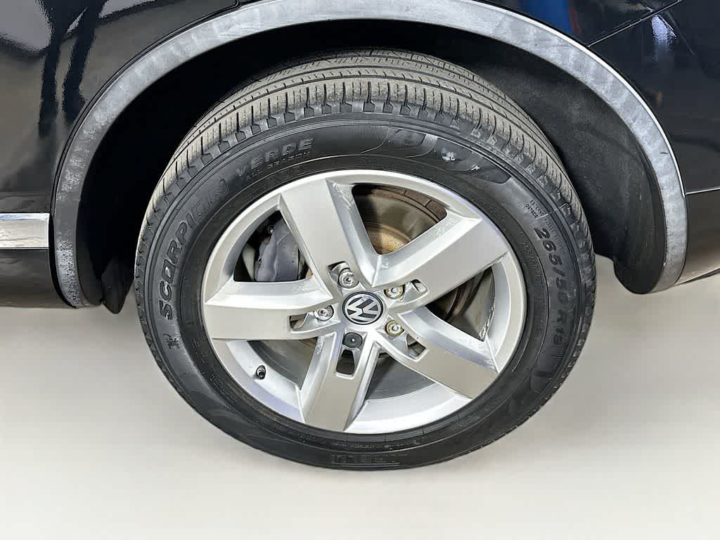 Volkswagen Touareg Lux 2013