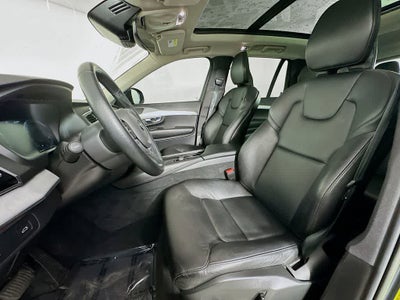 Volvo XC90 Momentum 2022