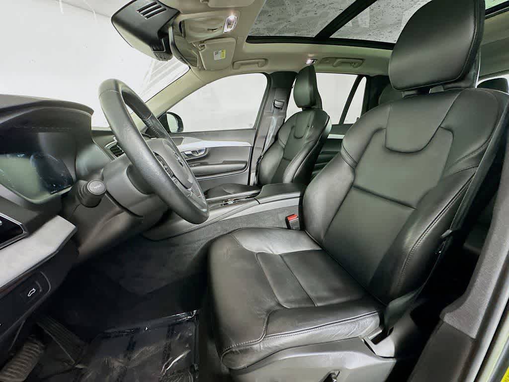 Volvo XC90 Momentum 2022