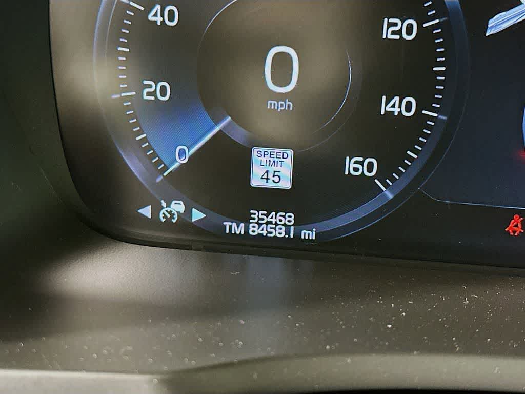 Volvo XC90 Momentum 2022