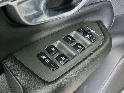 Volvo XC90 Momentum 2022