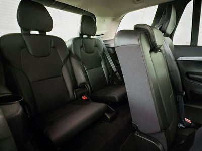 Volvo XC90 Momentum 2022