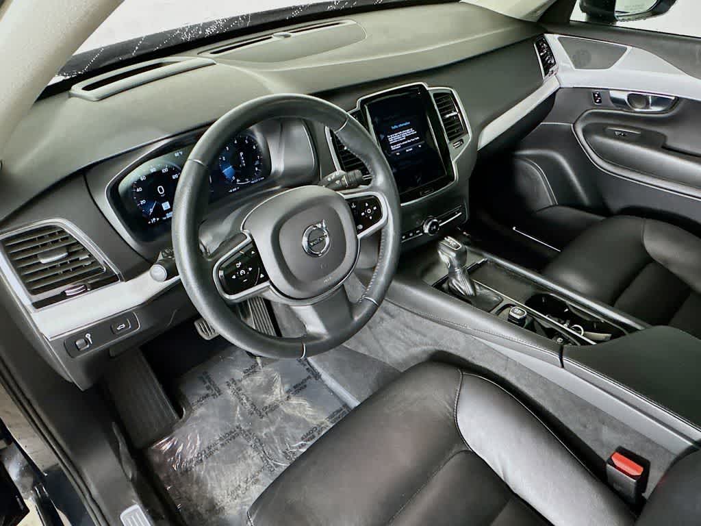 Volvo XC90 Momentum 2022