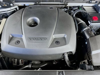 Volvo XC90 Momentum 2022