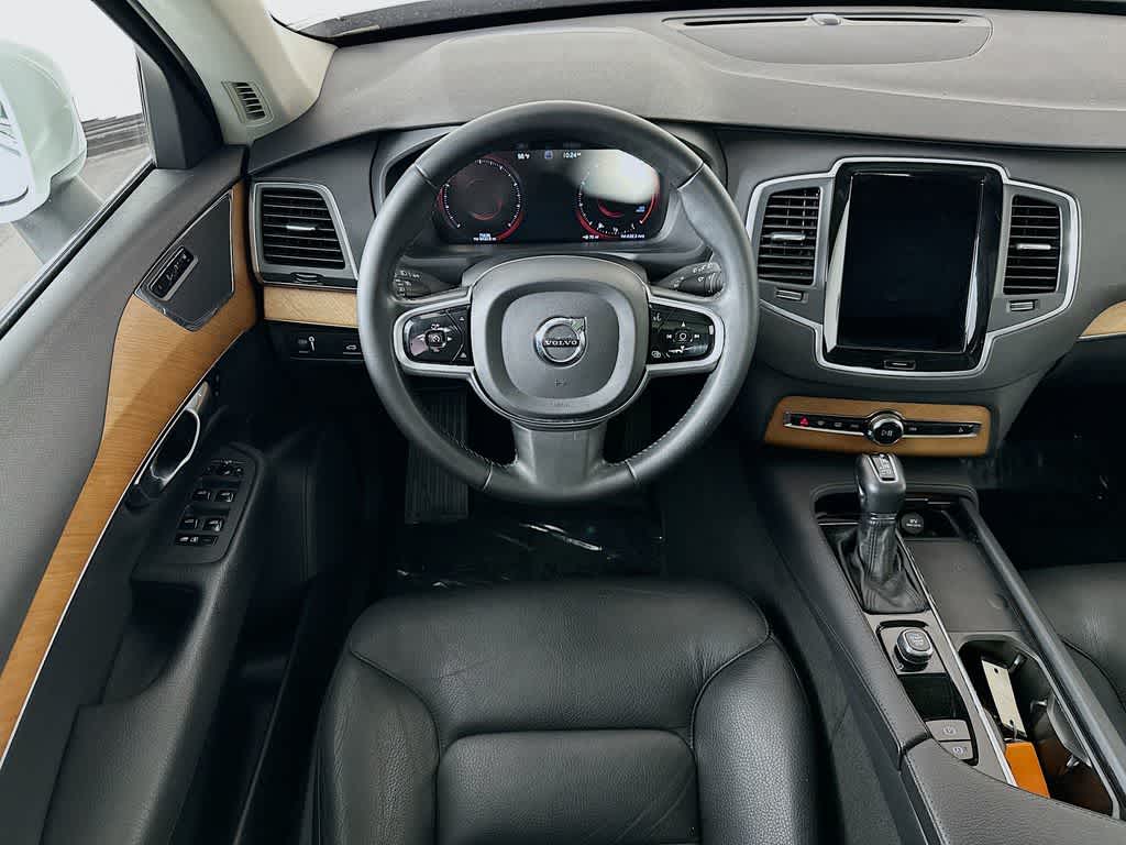 Volvo XC90 Momentum 2022