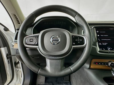Volvo XC90 Momentum 2022