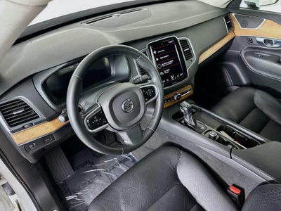 Volvo XC90 Momentum 2022