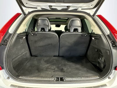 Volvo XC90 Momentum 2022