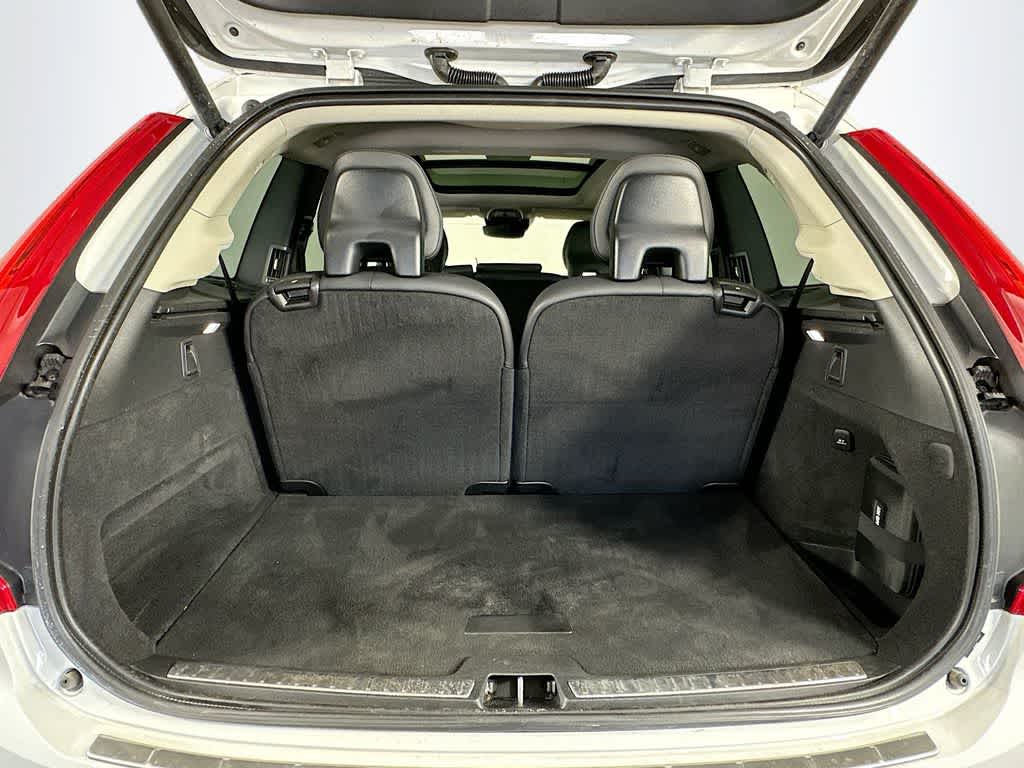 Volvo XC90 Momentum 2022