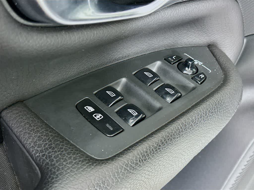 Volvo XC90 Momentum 2022
