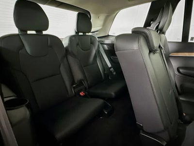 Volvo XC90 Momentum 2022