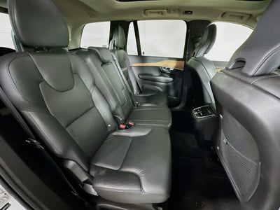 Volvo XC90 Momentum 2022