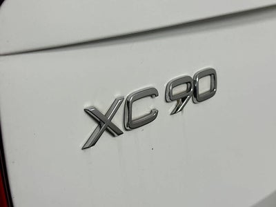 Volvo XC90 Momentum 2022