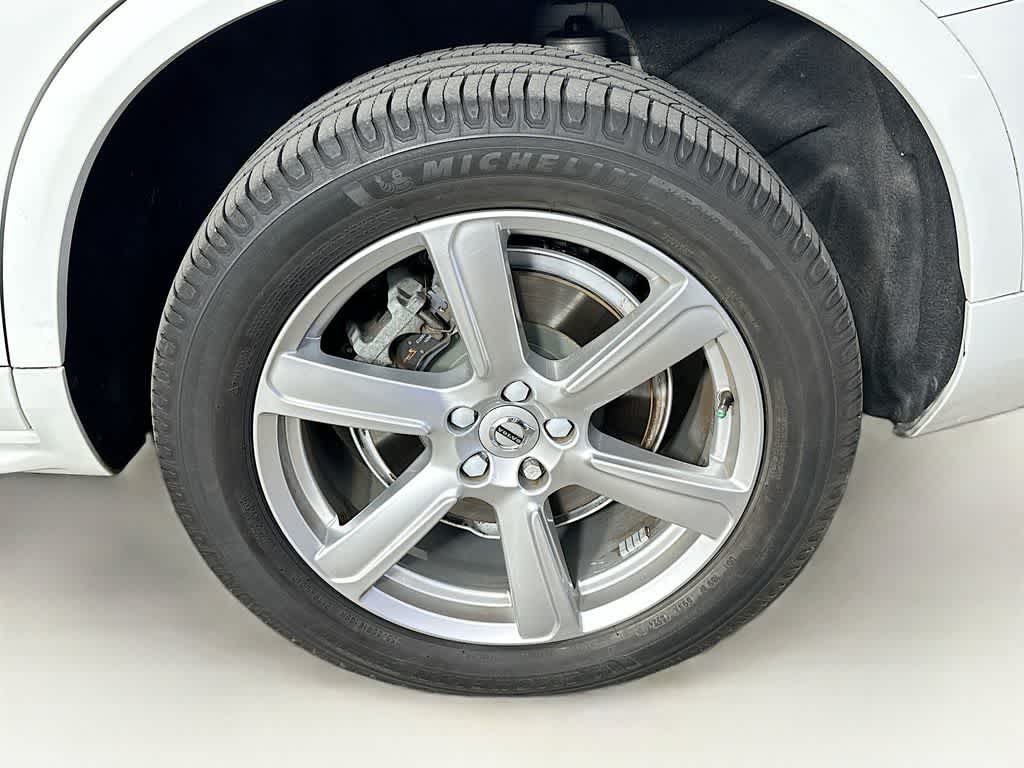 Volvo XC90 Momentum 2022