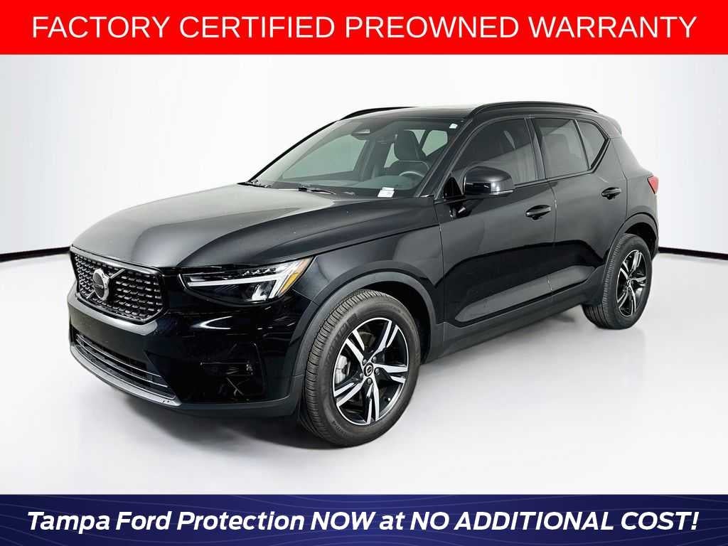 2023 Volvo XC40 Plus Tema Oscuro