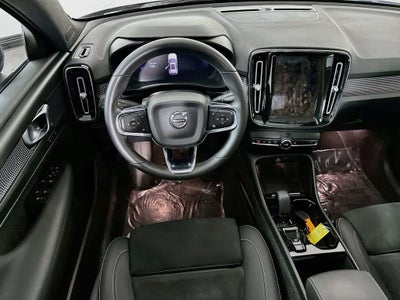 2023 Volvo XC40 Plus Tema Oscuro