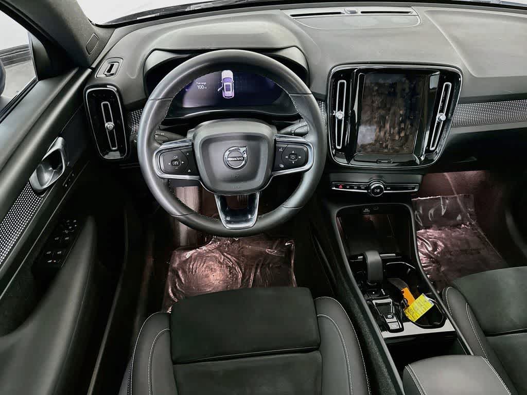 2023 Volvo XC40 Plus Tema Oscuro