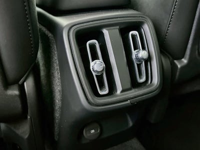 2023 Volvo XC40 Plus Tema Oscuro