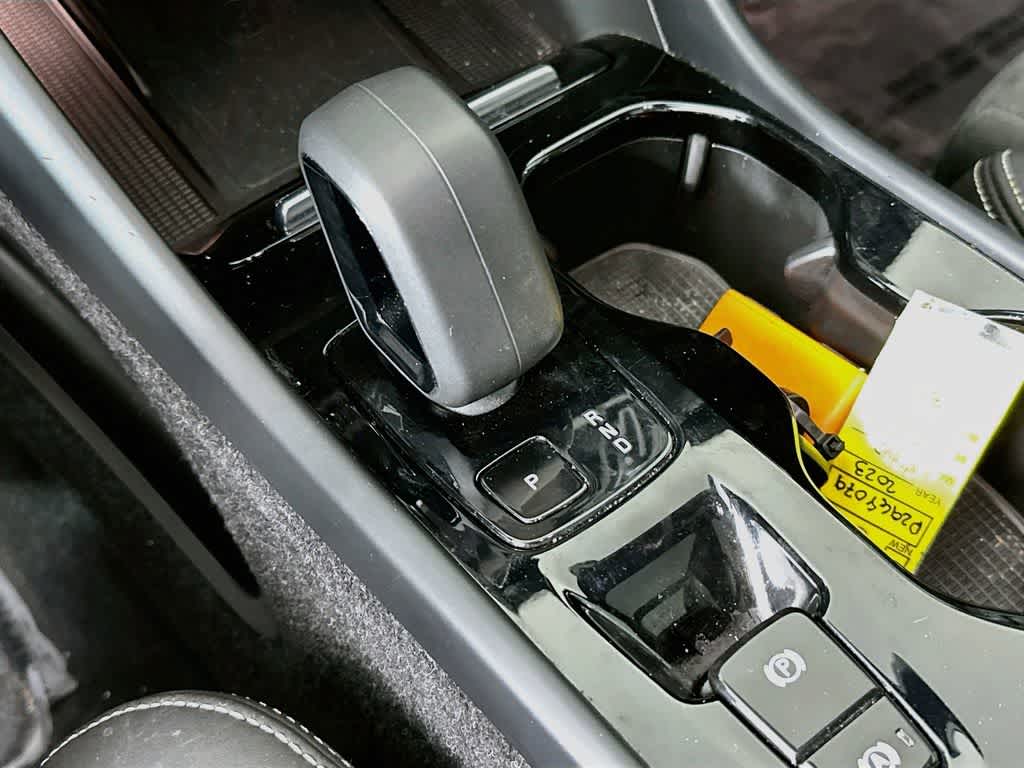 2023 Volvo XC40 Plus Tema Oscuro