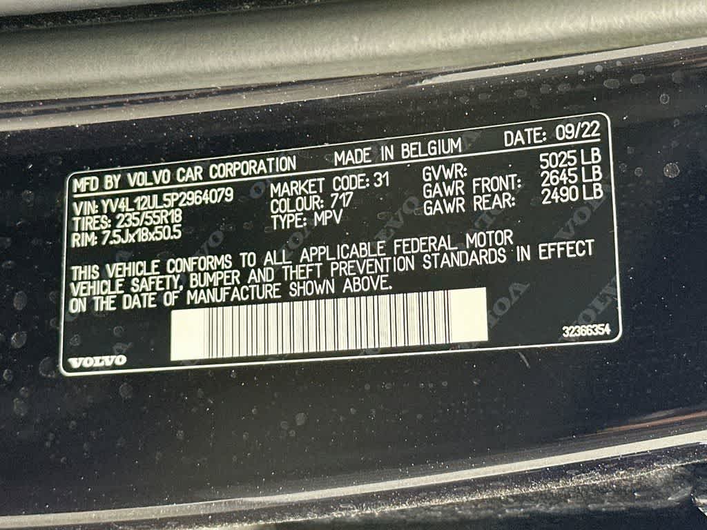 2023 Volvo XC40 Plus Tema Oscuro