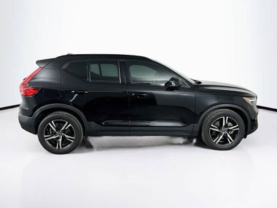 2023 Volvo XC40 Plus Tema Oscuro