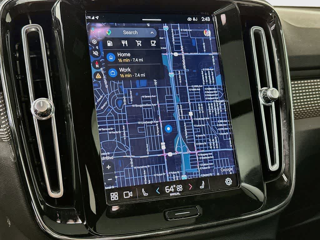 2023 Volvo XC40 Plus Tema Oscuro
