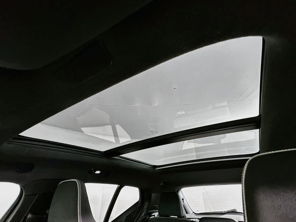 2023 Volvo XC40 Plus Tema Oscuro