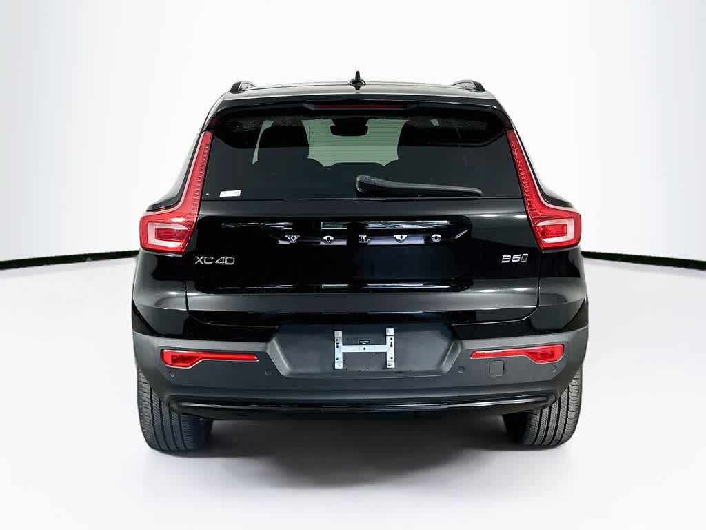 2023 Volvo XC40 Plus Tema Oscuro