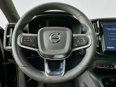 2023 Volvo XC40 Plus Tema Oscuro