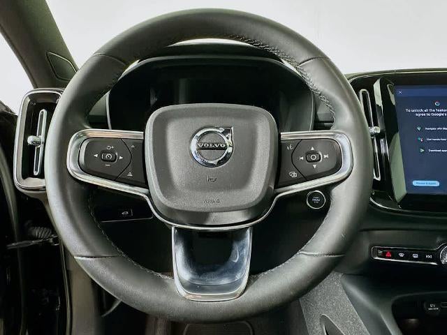 2023 Volvo XC40 Plus Tema Oscuro