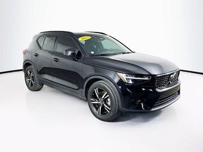 2023 Volvo XC40 Plus Tema Oscuro