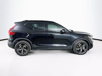 2023 Volvo XC40 Plus Tema Oscuro
