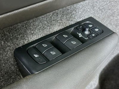 2023 Volvo XC40 Plus Tema Oscuro