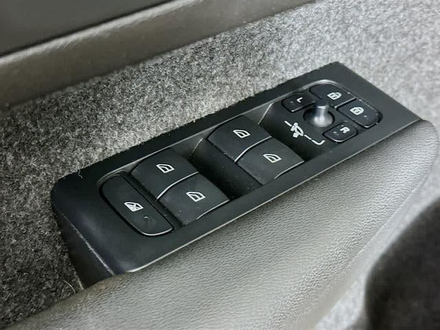 2023 Volvo XC40 Plus Tema Oscuro