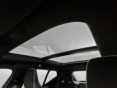 2023 Volvo XC40 Plus Tema Oscuro