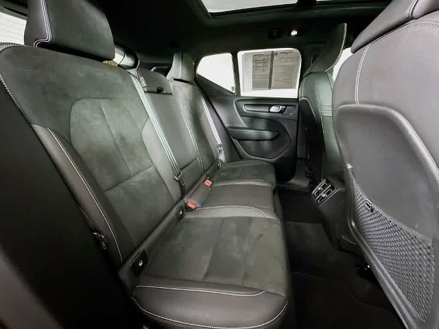 2023 Volvo XC40 Plus Tema Oscuro