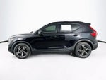 2023 Volvo XC40 Plus Tema Oscuro